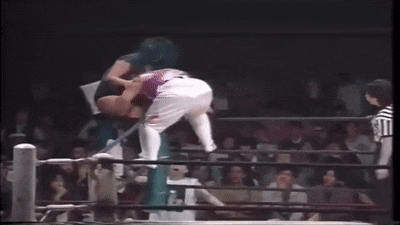[1992-04-25-AJW-Wrestlemarinepiad] Aja Kong vs Bull Nakano